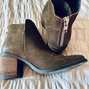 Steve Madden Olive Ankle Booties